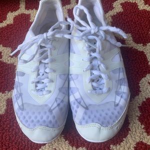 NFINITY Vengeance cheer shoes size 7 barely worn